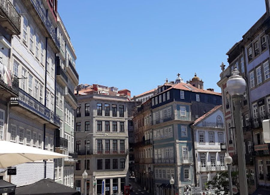 Explore Loja Tradições in Porto for unique souvenirs and local crafts that beautifully capture the essence of Portugal's vibrant culture.