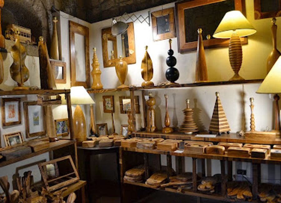 Explore Patris Orvieto for exquisite handcrafted olive wood items and immerse yourself in the vibrant culture of this historic Italian town.