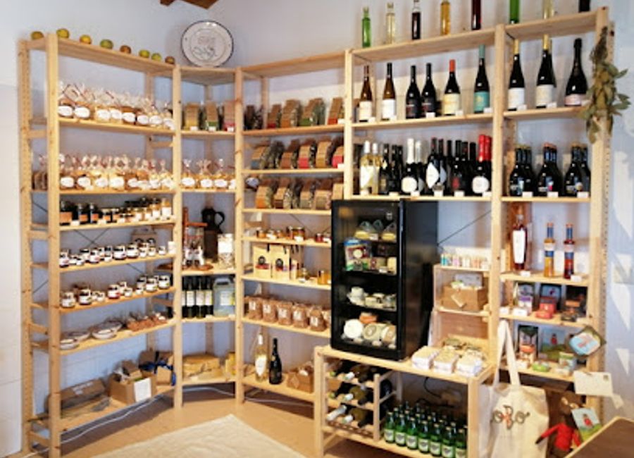 Explore Loja do Parque: Your ultimate destination for unique Portuguese crafts and local treasures in a charming atmosphere.