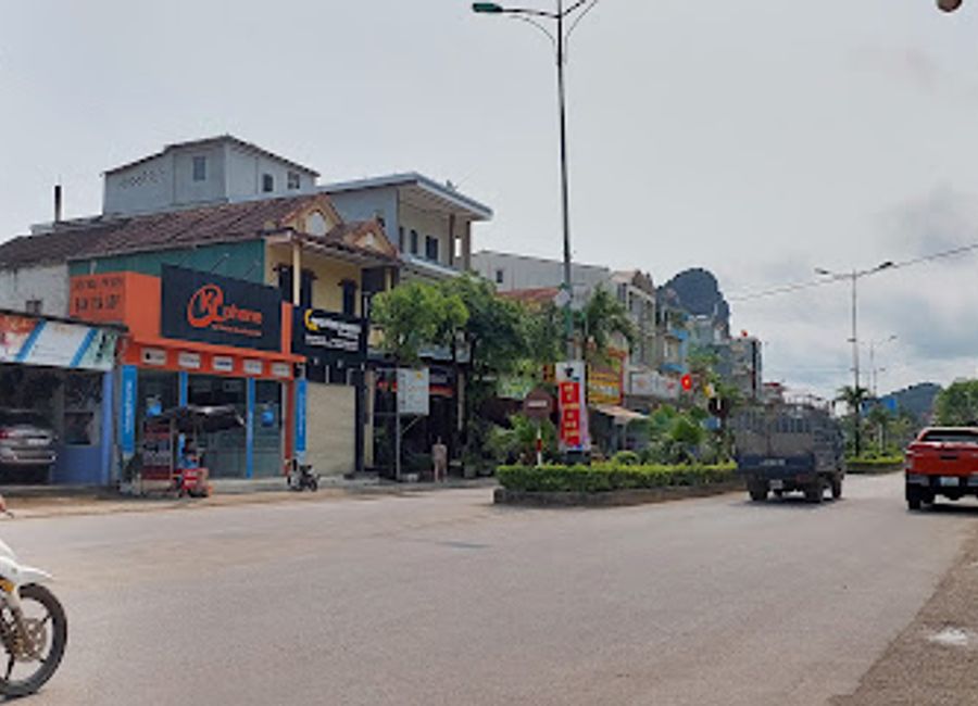 Explore vibrant fashion at Shop Quỳnh Giang Clothing, an authentic clothing store in Quang Binh, blending traditional and contemporary styles.