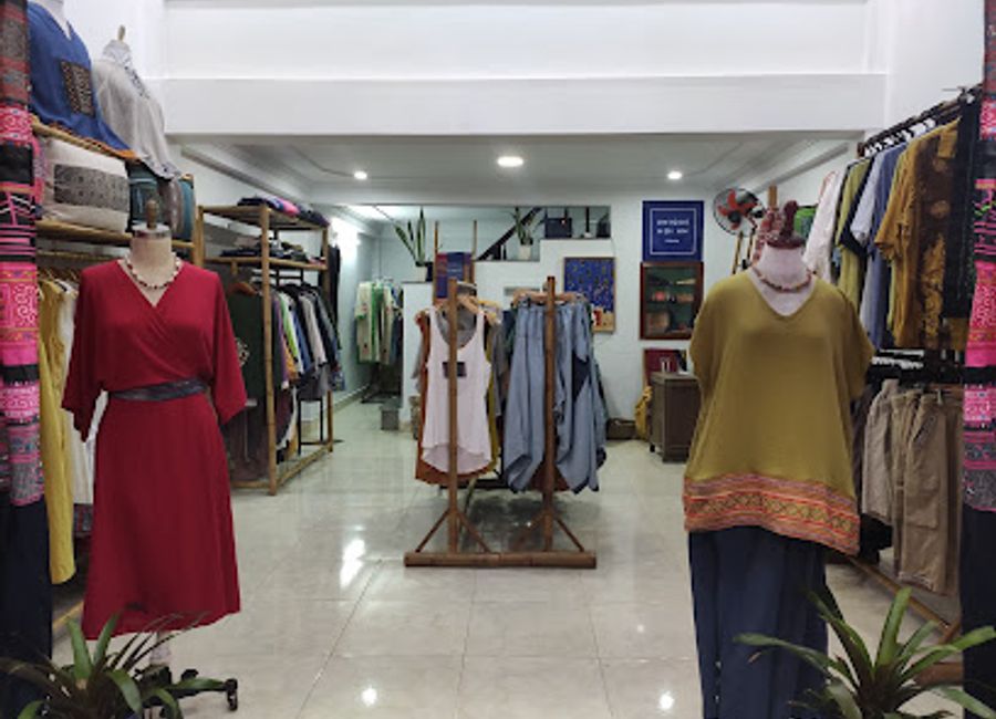 Unique Hoi An Fashion: Custom tailoring and exquisite fashion accessories in the heart of Hoi An, Vietnam.