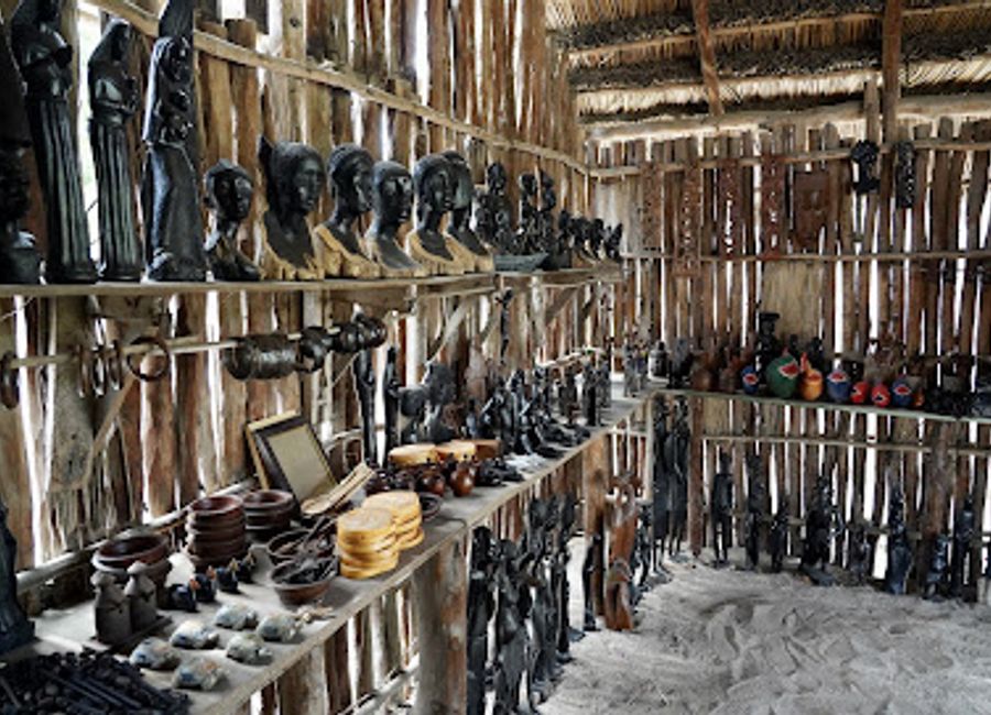 Explore the vibrant cultural essence of Mozambique through unique handmade crafts and local art at Shop Gallery Daniel Chivale in Vilankulos.