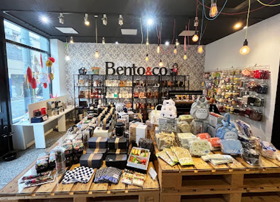 Explore Bento&co Kyoto for unique Japanese kitchen supplies and bento boxes, perfect for souvenirs and culinary enthusiasts.