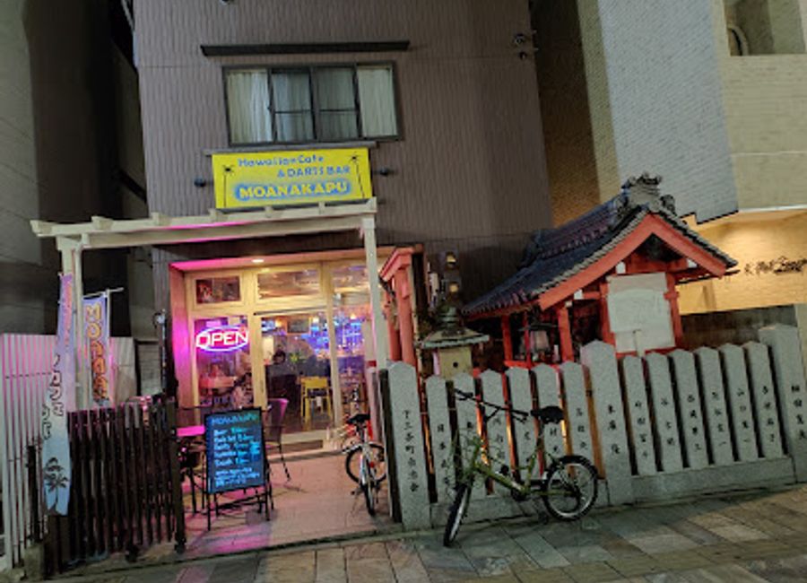 Explore Nara Sanjo-dori Shopping Street for a unique blend of traditional crafts, local delicacies, and vibrant culture in the heart of Japan.