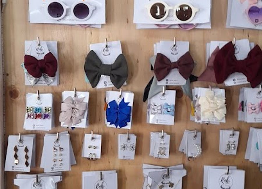 Discover the charm of Casa Pallú, a boutique in Futaleufú offering unique local crafts and a glimpse into the artistic heart of Los Lagos.