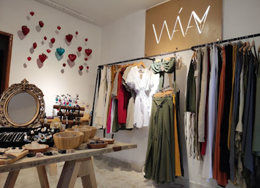 Discover WÁAY, a boutique in Holbox offering handcrafted beach clothing, artisan chocolates, and unique jewelry reflecting local artistry.