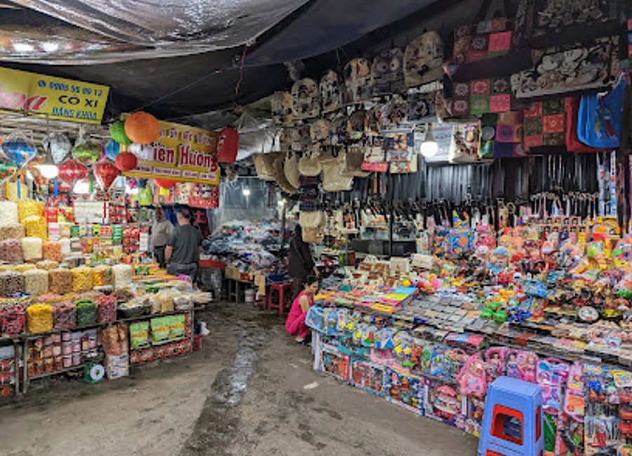 Experience the heart of Hue at Dong Ba Market, a vibrant marketplace filled with local delicacies, crafts, and a taste of authentic Vietnamese culture.