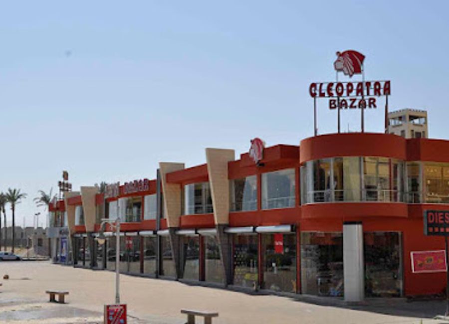 Discover the vibrant Cleopatra Bazar at Mamsha Mall, a shopping paradise in Hurghada with diverse shops, dining options, and local culture.