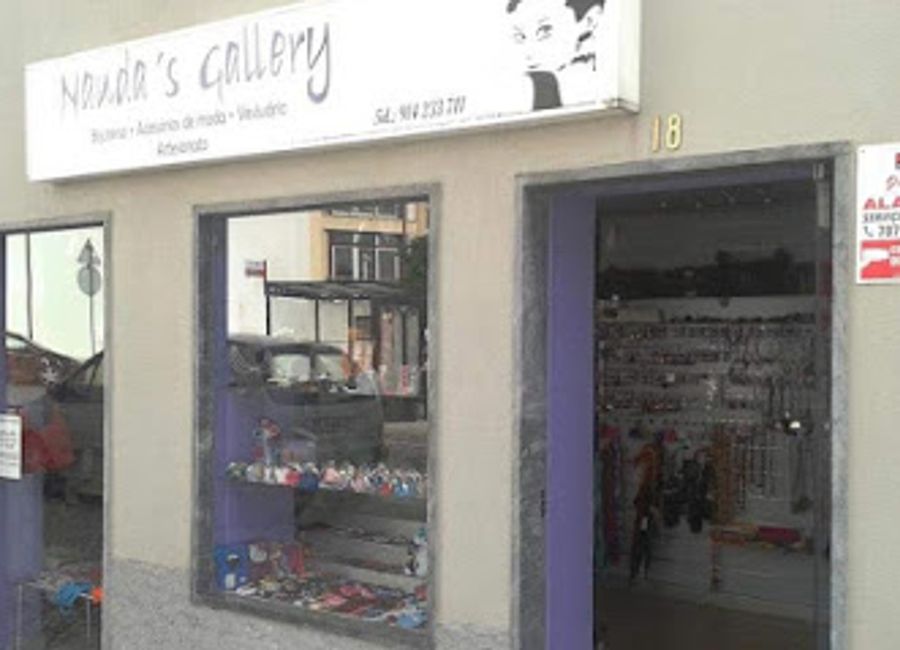 Discover the charm of Nanda's Gallery in Tomar, where unique fashion accessories meet local craftsmanship and artistic flair.
