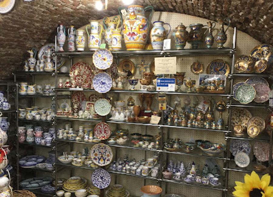 Discover the essence of Assisi at Arte Assisi dal 1947, where handcrafted souvenirs meet local artistry in a delightful shopping experience.