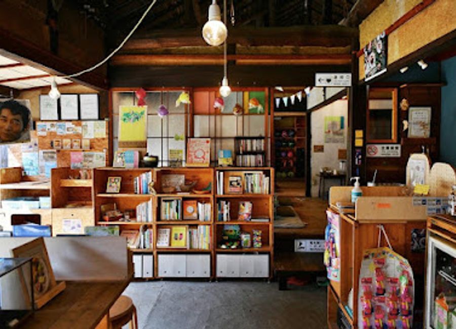 Discover Shimacoya: A unique café experience blending art, literature, and local crafts on the enchanting island of Naoshima.