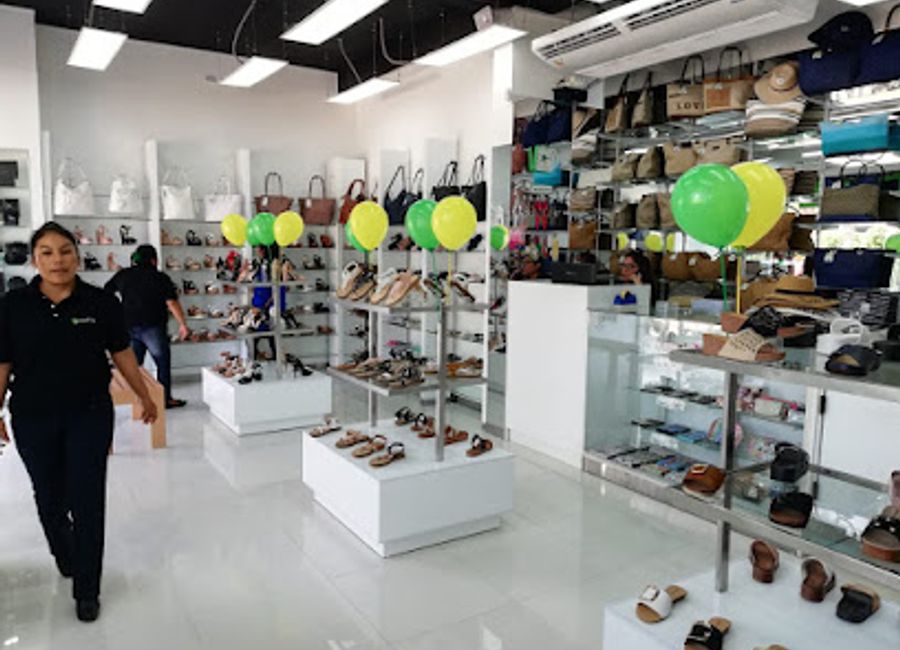 Discover stylish footwear and unique fashion accessories at Platanitos Tambopata, your go-to shoe store in the heart of Puerto Maldonado.
