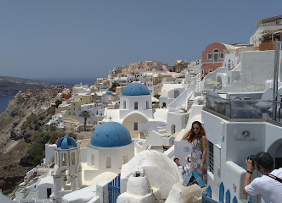 Explore Epilekton in Oia, Greece, for unique antiques, art, and souvenirs that encapsulate the spirit of Greek culture.