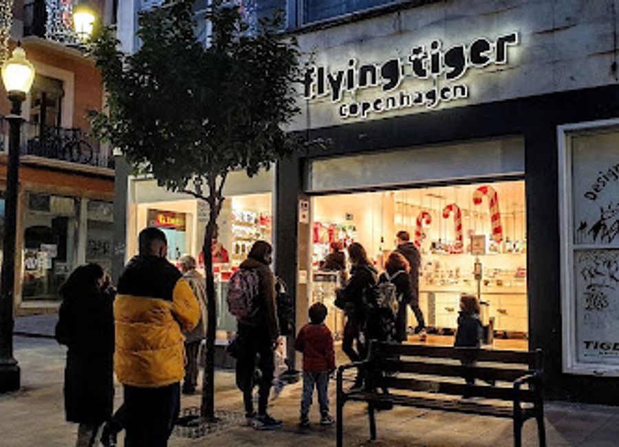 Explore the vibrant and quirky offerings of Flying Tiger Copenhagen, where unique gifts and home accessories await in Tarragona.
