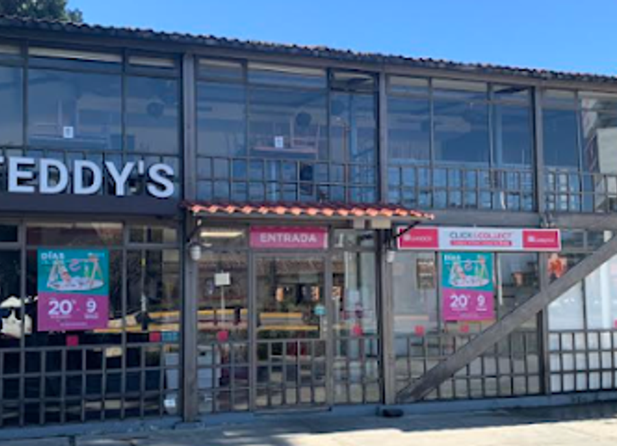 Explore Liverpool Express in San Cristóbal de las Casas for a unique shopping experience featuring clothing, electronics, and local treasures.