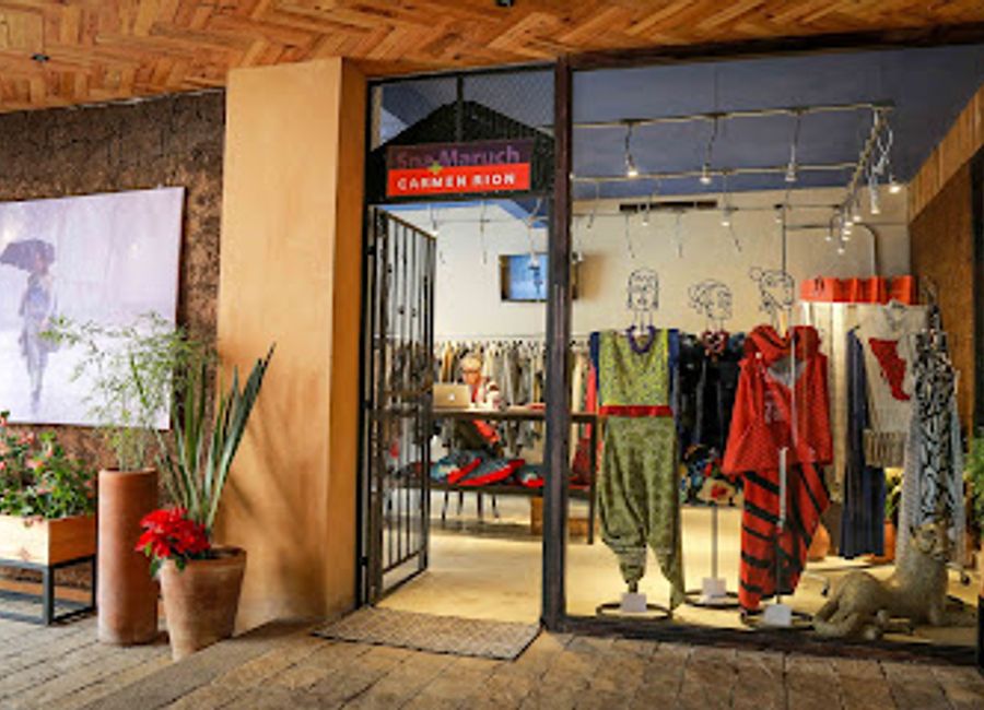 Explore the vibrant world of Chiapas fashion at Carmen Rion + Sna Maruch, where tradition meets contemporary style in San Cristóbal de las Casas.