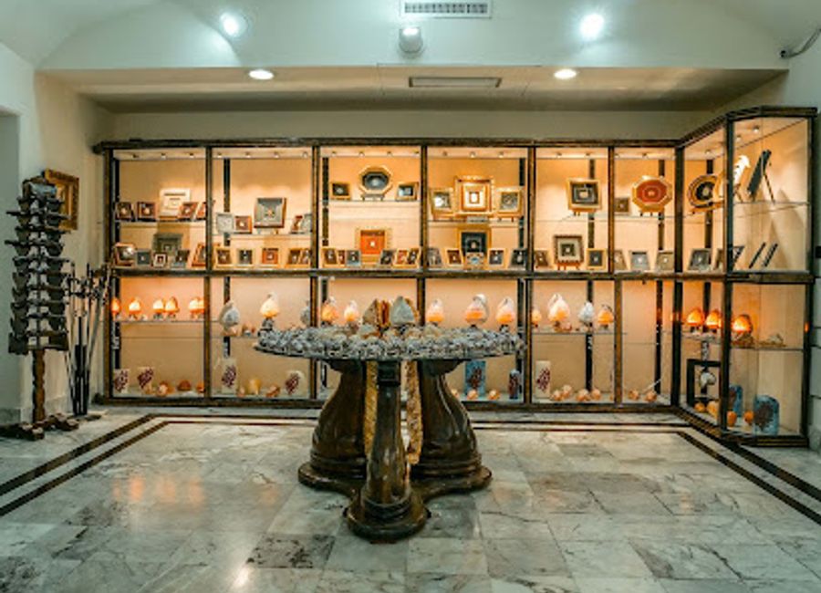 Explore the exquisite craftsmanship of cameos and corals at Cellini Gallery in the heart of Pompeii, Italy.