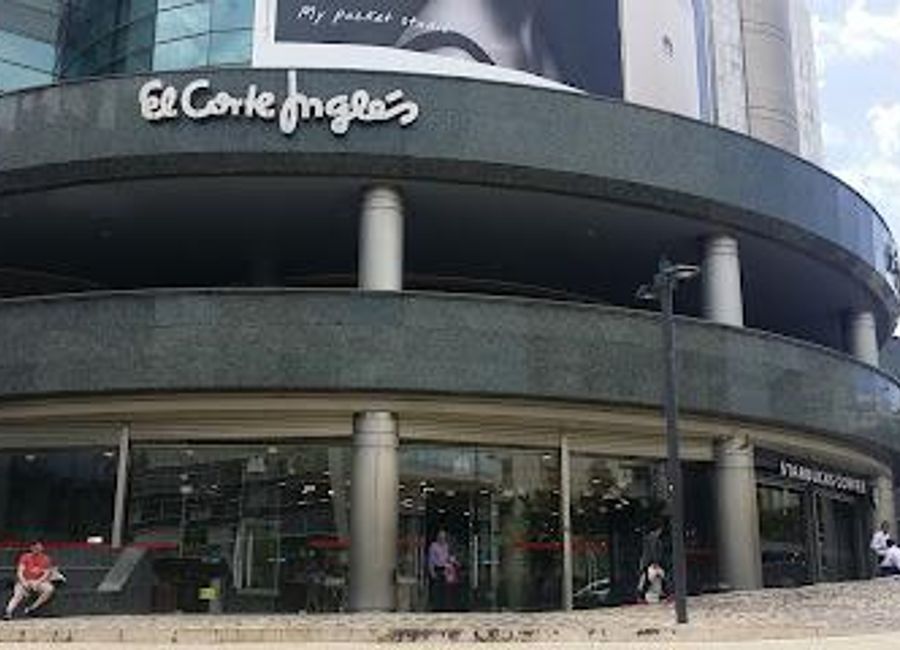 Discover the ultimate shopping experience at El Corte Inglés Lisboa, where luxury meets convenience in the heart of the city.