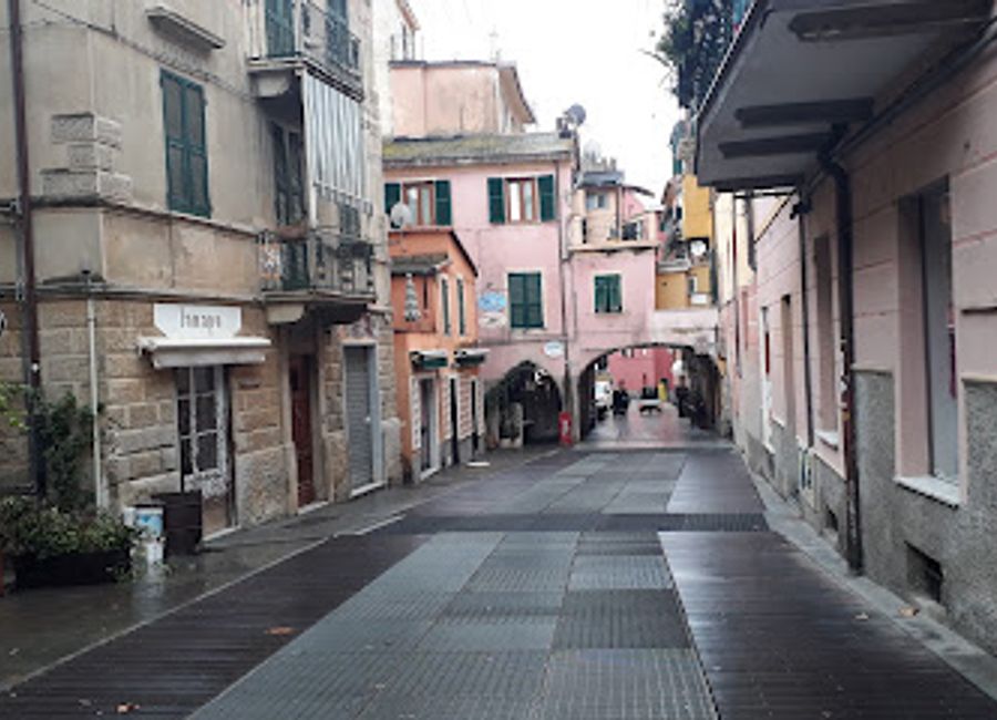 Explore Lanapo Cinque Terre in Monterosso for exquisite handcrafted sandals and chic Italian clothing, perfect for your Riviera adventure.