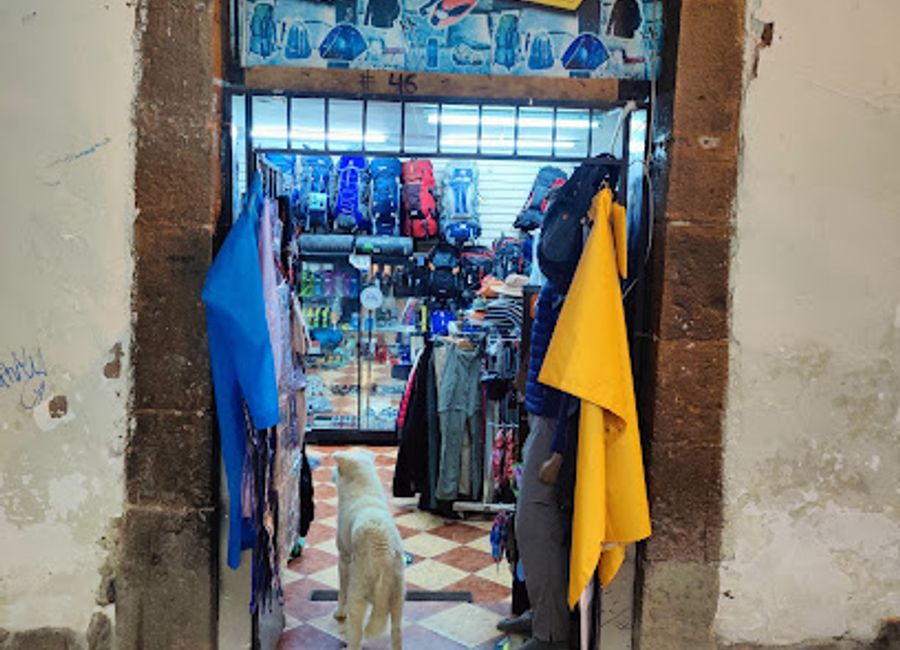 Discover stylish outdoor apparel and gear at Rummy Outdoor in the heart of Cusco, your gateway to adventure in the Andes.