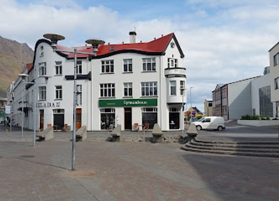 Discover the charm of Penninn Eymundsson in Ísafjörður - your go-to bookstore for Icelandic literature, local crafts, and a cozy atmosphere.