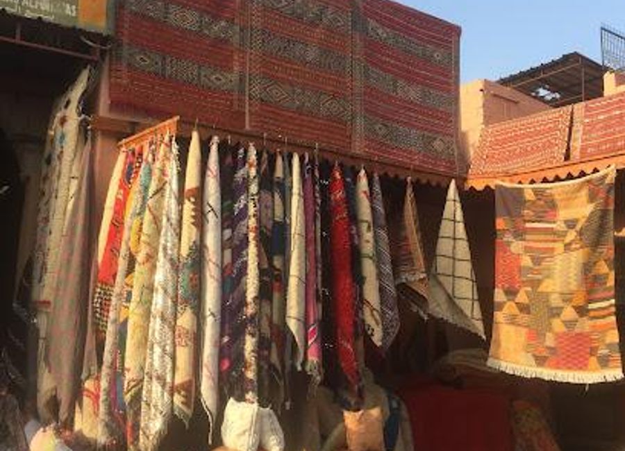 Discover the enchanting Souk des Tapis in Marrakesh, where vibrant carpets and rich Moroccan culture await every traveler.
