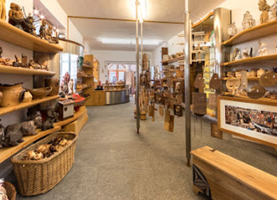 Explore the charm of Aosta Valley with unique handcrafted treasures at L'Artisana Boutique, where local artisans bring creativity to life.