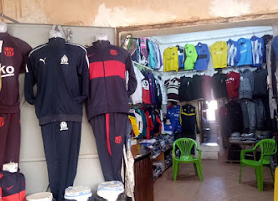 Explore Raghib Boutique in Tinghir for unique Moroccan fashion and local craftsmanship in a welcoming atmosphere.