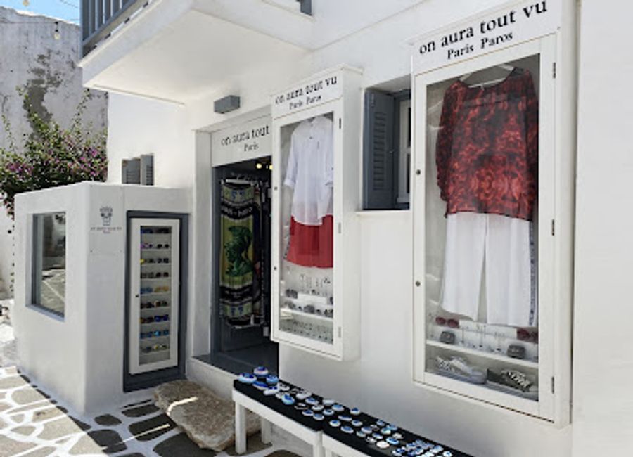Explore ON AURA TOUT VU in Naousa for one-of-a-kind fashion accessories, stylish clothing, and handcrafted jewelry in the heart of Paros.