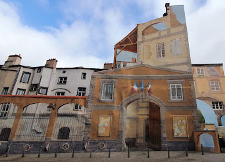 Discover the Clermont Auvergne Volcanoes Office, your gateway to exploring breathtaking volcanic landscapes and rich cultural heritage in the heart of Auvergne.