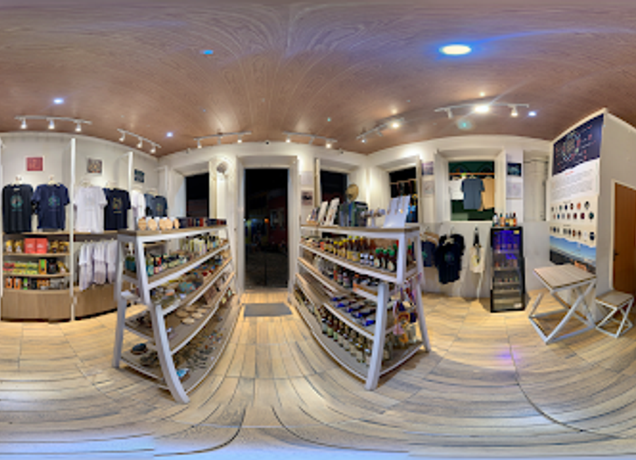 Discover organic delights and authentic souvenirs at Empório Chapada Diamantina in Lençóis, where health meets local culture.