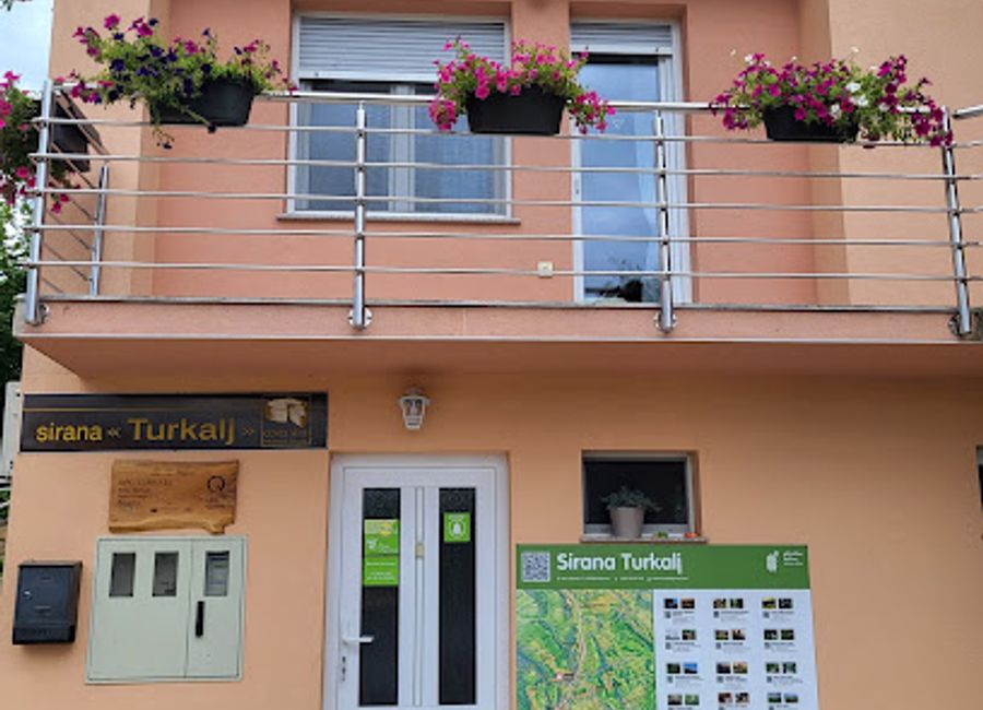 Explore the authentic flavors of Lika at Sirana Turkalj, your gateway to exquisite Croatian dairy products and experiences.