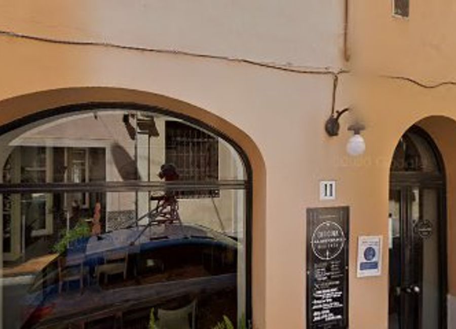 Explore Nesting Di Trascinelli Carlotta in Parma for unique gifts reflecting local artistry and culture, perfect for your Italian adventure.