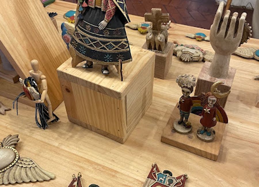 Explore a charming concept store in Cusco featuring unique clothing and accessories that blend local culture with modern fashion trends.