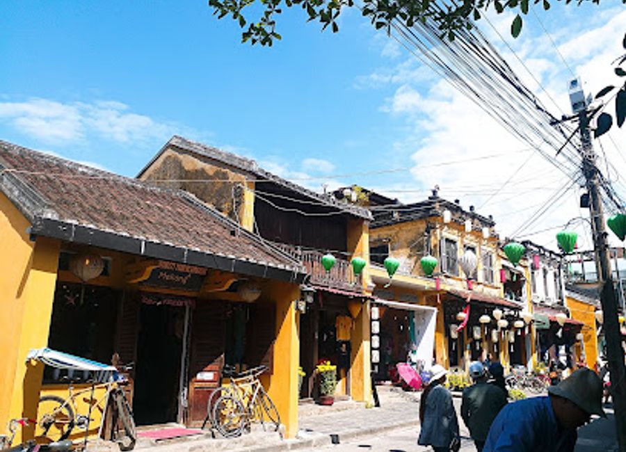 Explore the vibrant Souvenir Hoi An Shop for unique handmade crafts, local treasures, and cultural gifts that celebrate Vietnam's rich heritage.