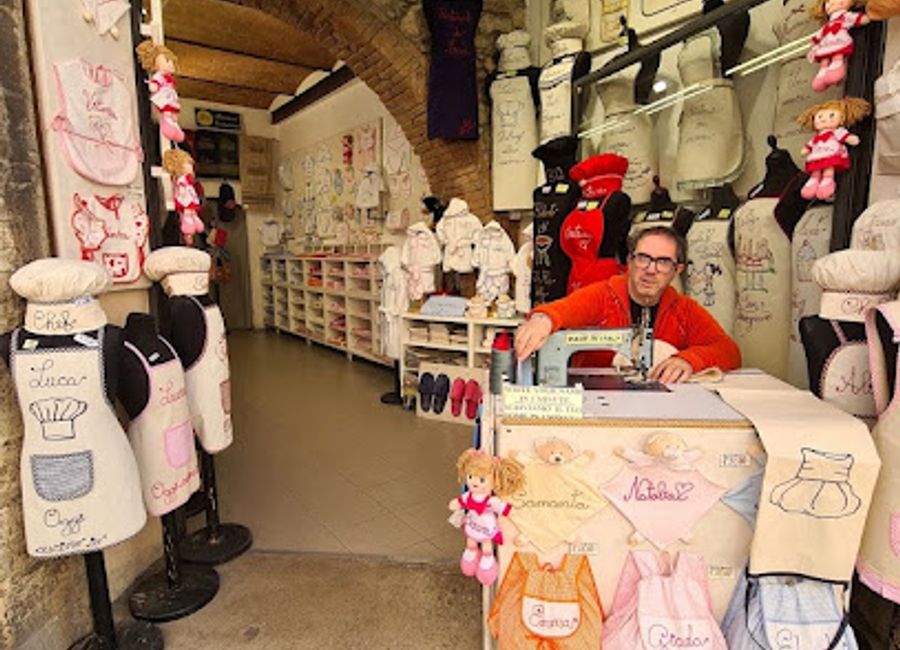 Explore Made in Italy in San Gimignano for exquisite artisan gifts and authentic Italian craftsmanship that beautifully capture the essence of Italy.