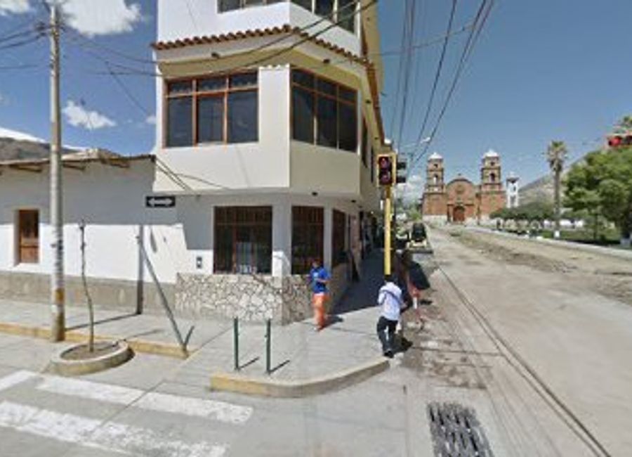 Explore Regalia Gift Shop in Carhuaz for unique Peruvian souvenirs and handcrafted treasures, capturing the essence of local culture and artistry.