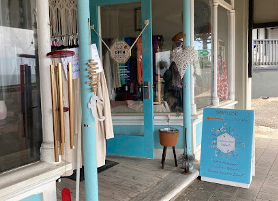 Discover Kangaroo Island Creative Co, your go-to destination for unique gifts, local art, and handcrafted treasures in Penneshaw.