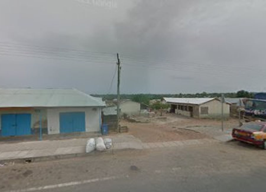 Explore the vibrant Mariama Mineral Shop in Sawla, a shopping destination offering local crafts, unique souvenirs, and a taste of Ghanaian culture.