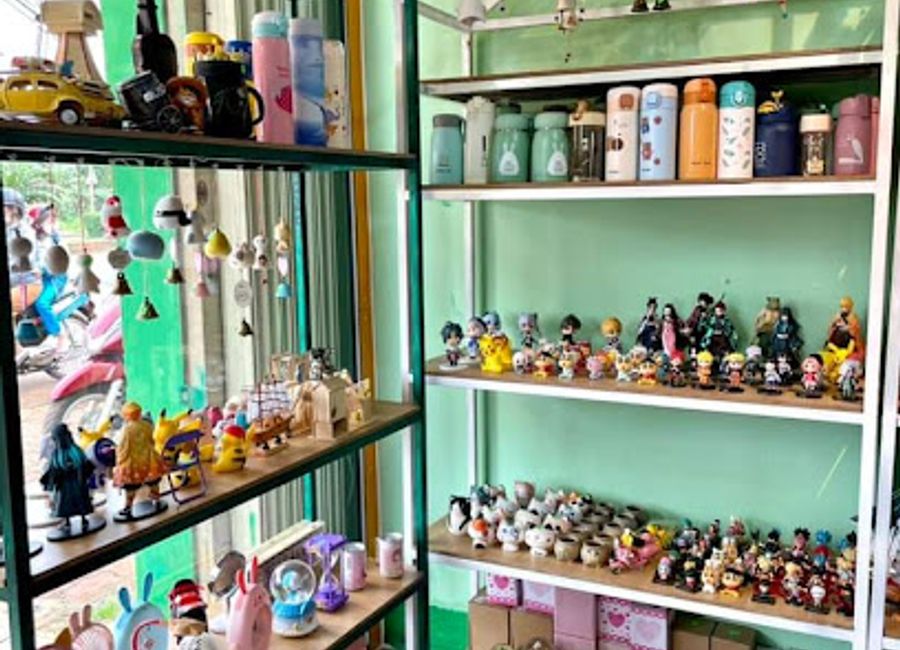 Discover unique gifts and local treasures at Mini Shop in Buôn Ma Thuột, where every item tells a story of Vietnamese culture.