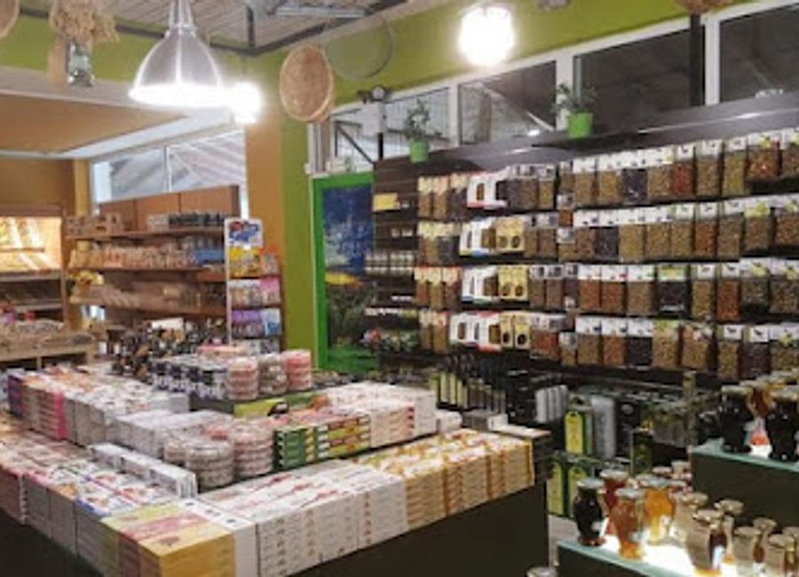 Explore the vibrant offerings of Olympus Market in Olympiaki Akti, where local flavors meet international products for an unforgettable shopping experience.