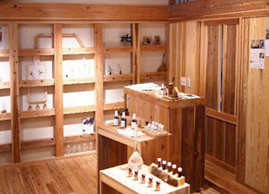 Explore YAWARACA in Yakushima for exquisite home goods that celebrate local craftsmanship and the island's natural beauty.