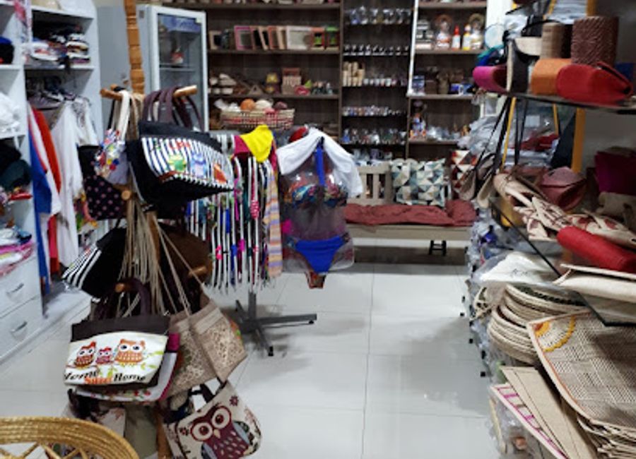 Explore the charm of Barreirinhas at Casa Da Castanha E Artesanato, where local craftsmanship meets unique home goods in a delightful shopping experience.