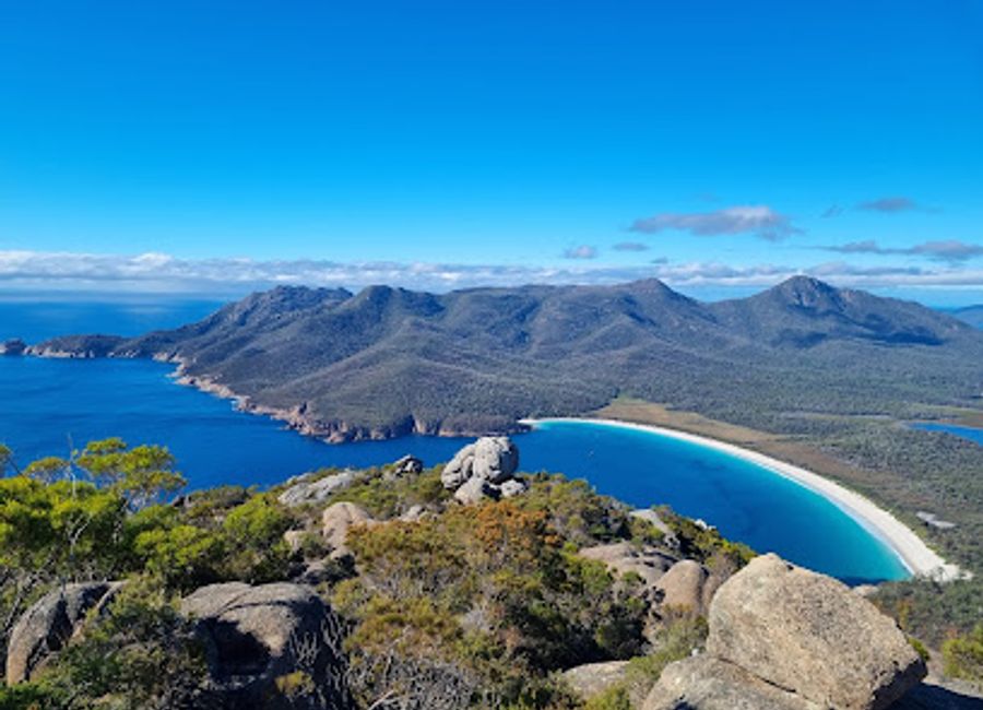 Explore the breathtaking Freycinet National Park, a natural wonder in Tasmania with stunning landscapes, pristine beaches, and diverse wildlife.