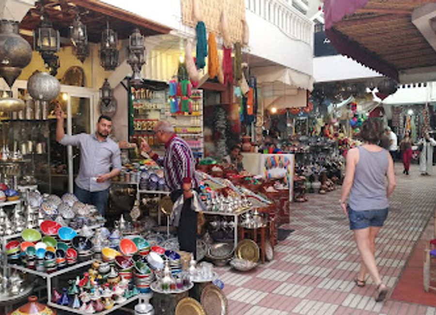 Explore Souk Cherifia, the vibrant shopping mall in Marrakesh's Medina, where local crafts and rich culture come together for an unforgettable shopping experience.