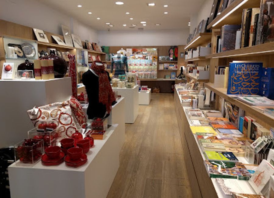 Discover Alhambra Bookstore in Granada: a cozy haven for literature lovers, featuring a diverse collection and vibrant cultural events.