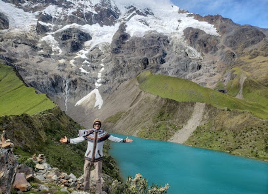 Explore the vibrant world of Peruvian handicrafts at ARTESANÍAS ASUNTA, where authenticity meets artistry in the heart of Cusco.