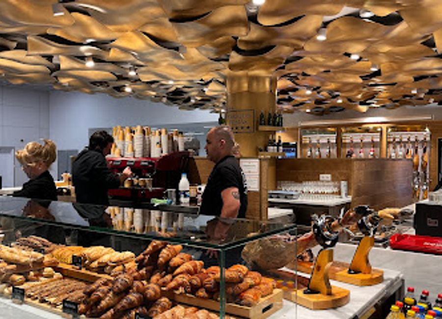 Explore Sevilla Duty Free for unbeatable prices on gifts, cosmetics, and premium items. Shop conveniently at the airport before your departure.