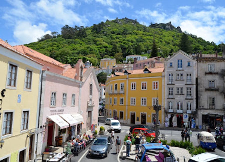 Discover unique souvenirs and local crafts at Casa Vidi, the charming souvenir store in the heart of Sintra, Portugal.