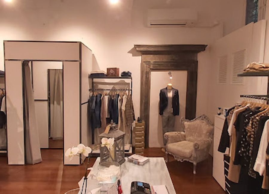 Discover timeless fashion at Christy Perugia, where elegance meets contemporary style in the heart of Italy's enchanting Perugia.